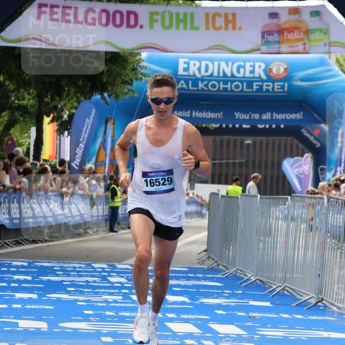 29.06.2025 - hella hamburg halbmarathon Strokosch-Dieckow http://msf.ph/oto/8300514 29.06.2025 10:16:58 Ziel 4116, 16529 meine-sportfotos.de