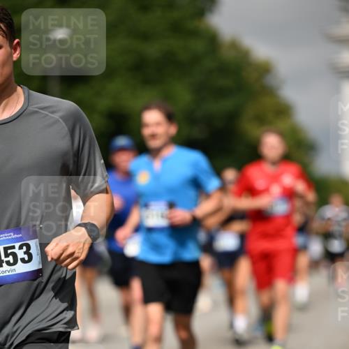 29.06.2025 - hella hamburg halbmarathon Dr. Thomas Lammeyer http://msf.ph/oto/8300545 29.06.2025 10:16:22 Kennedybrücke 1249, 1610, 1785, 1850, 1851, 2963, 2964, 3182, 3248, 3262, 3363, 4453, 5150, 5166, 5176, 6822, 6871, 7014, 7907, 8206, 8207, 8917, 8971, 9253, 9428, 10067, 10402, 10685, 11025 meine-sportfotos.de