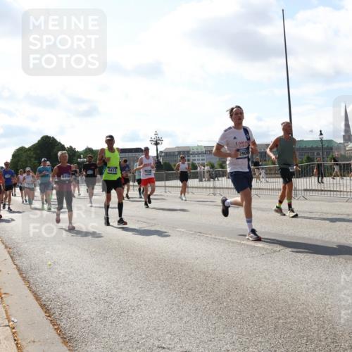 29.06.2025 - hella hamburg halbmarathon Lena Gebhardt http://msf.ph/oto/8300564 29.06.2025 09:59:34 Lombardsbrücke 2909, 6415, 5420, 6414, 1319, 1334, 1366, 1506, 1595, 1642, 1834, 1955, 2282, 2391, 2432, 2630, 2741, 2911, 3112, 3279, 3668, 3715, 4426, 4467, 4837, 4839, 5015, 5134, 5277, 5299, 5420, 5457, 5458, 5465, 5492, 5866, 6202, 6390, 6399, 6414, 6415, 6416, 7033, 7037, 7129, 7130, 7395, 7833, 7864, 8330, 8509, 8520, 8542, 8652, 8772, 8846, 8929, 9142, 9488, 9884, 9903, 9907, 9922, 9984, 10020, 10031, 10266, 11039, 11568, 11844 meine-sportfotos.de