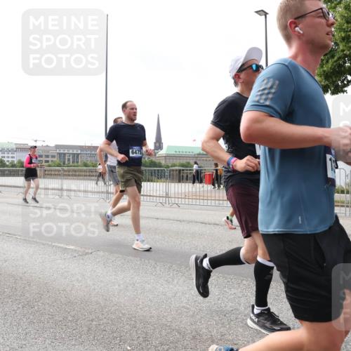 29.06.2025 - hella hamburg halbmarathon Lena Gebhardt http://msf.ph/oto/8300635 29.06.2025 10:21:48 Lombardsbrücke 7612, 6475, 1072, 1158, 1191, 1250, 1294, 1401, 1668, 1958, 1963, 2172, 2271, 2315, 2353, 2529, 2635, 2744, 2815, 3122, 3606, 3768, 3770, 3817, 3825, 3826, 3995, 4046, 4289, 4375, 4376, 4697, 4786, 5122, 5373, 5395, 5412, 5493, 5641, 5759, 5957, 6086, 6103, 6475, 6676, 6805, 6844, 6881, 7075, 7162, 7375, 7522, 7553, 7612, 7672, 7781, 8095, 8286, 8431, 8715, 8860, 8896, 8959, 9002, 9062, 9100, 9369, 9483, 9499, 9532, 9624, 10374, 10874 meine-sportfotos.de