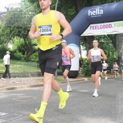 29.06.2025 - hella hamburg halbmarathon KatJ http://msf.ph/oto/8300652 29.06.2025 10:43:16 Zwischen KM18-KM19 1180, 4868, 6591, 6720, 8330, 8393 meine-sportfotos.de