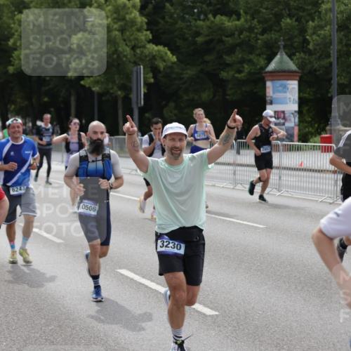 29.06.2025 - hella hamburg halbmarathon Jannik Wohlers http://msf.ph/oto/8300717 29.06.2025 10:37:15 Lombardsbrücke 1475, 2199, 2640, 2853, 3230, 3633, 5171, 5186, 5522, 5875, 6243, 6821, 6955, 7124, 7321, 7350, 7777, 9247, 9288, 9895, 10159, 10476, 10506, 10919, 11183, 11801, 11882, 11888, 12123, 12242, 12254, 12472, 12824, 13650, 14130, 14657, 16032, 16582, 16680, 16706, 16837, 17355, 17793, 17798, 18317, 18319, 18903 meine-sportfotos.de