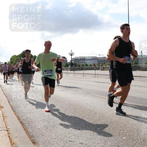 29.06.2025 - hella hamburg halbmarathon Lena Gebhardt http://msf.ph/oto/8300790 29.06.2025 09:47:02 Lombardsbrücke 13771, 14448, 385, 1053, 1396, 1407, 1411, 1577, 1959, 2243, 2563, 2836, 3005, 3790, 3935, 4740, 4944, 5048, 5152, 5193, 5660, 6032, 6305, 6473, 6683, 6915, 7080, 7466, 7622, 7628, 7831, 7867, 8312, 8323, 9376, 9508, 9519, 10477, 10771, 10927, 11055, 11304, 11370, 11661, 11898, 12204, 12447, 12899, 13148, 13199, 13493, 13494, 13729, 13771, 13972, 13991, 14069, 14310, 14385, 15902, 16811, 16957 meine-sportfotos.de