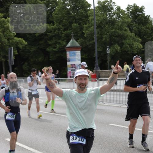 29.06.2025 - hella hamburg halbmarathon Jannik Wohlers http://msf.ph/oto/8300806 29.06.2025 10:37:15 Lombardsbrücke 1475, 2199, 2640, 2853, 3230, 3633, 5171, 5186, 5522, 5875, 6243, 6821, 6955, 7124, 7321, 7350, 7777, 9247, 9288, 9895, 10159, 10476, 10506, 10919, 11183, 11801, 11882, 11888, 12123, 12242, 12254, 12472, 12824, 13650, 14130, 14657, 16032, 16582, 16680, 16706, 16837, 17355, 17793, 17798, 18317, 18319, 18903 meine-sportfotos.de
