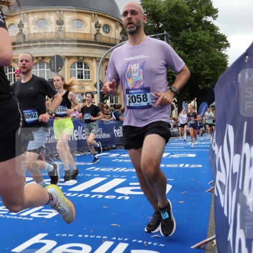 29.06.2025 - hella hamburg halbmarathon Strokosch-Dieckow http://msf.ph/oto/8300817 29.06.2025 10:53:43 Ziel 1422, 1502, 2058, 2082, 2518, 2630, 3819, 5399, 5607, 6260, 6762, 6877, 7177, 8285, 8335, 9922, 10529, 10549, 10891, 10895, 11588, 11589, 11604, 12632, 13865, 14026, 14702, 14818, 15061, 15441, 15502, 16092, 17482, 17740, 18143, 18249, 18487, 18514, 18666, 18715, 18759 meine-sportfotos.de