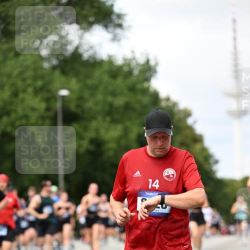 29.06.2025 - hella hamburg halbmarathon Dr. Thomas Lammeyer http://msf.ph/oto/8300823 29.06.2025 10:37:56 Kennedybrücke 1189, 1275, 1896, 2526, 2776, 3264, 3340, 3345, 3812, 3848, 4361, 4433, 4449, 4807, 4824, 4826, 5075, 5141, 5557, 5561, 5584, 5821, 5822, 5887, 6364, 6515, 6516, 6956, 7027, 7309, 7565, 7633, 7653, 7982, 8157, 8277, 8349, 8375, 8377, 8383, 8401, 8620, 9234, 9258, 9438, 9706, 9799, 9875, 9995, 10048, 10800, 11092, 11111, 11229, 11237, 11260 meine-sportfotos.de