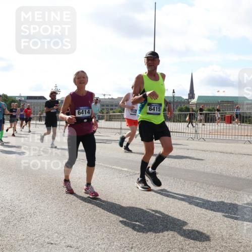 29.06.2025 - hella hamburg halbmarathon Lena Gebhardt http://msf.ph/oto/8300842 29.06.2025 09:59:36 Lombardsbrücke 12912, 1820, 13841, 6414, 6415, 15260, 1319, 1334, 1366, 1506, 1595, 1642, 1834, 1955, 2282, 2391, 2432, 2630, 2741, 2911, 3112, 3279, 3668, 3715, 3836, 4426, 4467, 4837, 4839, 5015, 5134, 5277, 5299, 5420, 5457, 5458, 5465, 5492, 5866, 6202, 6390, 6414, 6415, 6416, 7033, 7037, 7129, 7130, 7395, 7833, 7864, 8330, 8509, 8520, 8542, 8652, 8772, 8846, 8929, 9142, 9488, 9903, 9907, 9922, 9984, 10020, 10031, 10266, 11039, 11568, 11844 meine-sportfotos.de