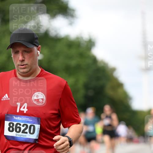 29.06.2025 - hella hamburg halbmarathon Dr. Thomas Lammeyer http://msf.ph/oto/8300894 29.06.2025 10:37:57 Kennedybrücke 1189, 1275, 1896, 2526, 2776, 3264, 3340, 3345, 3848, 4361, 4433, 4449, 4807, 4824, 4826, 5075, 5141, 5557, 5561, 5584, 5821, 5822, 5887, 6364, 6515, 6516, 6956, 7027, 7565, 7633, 7653, 7982, 8157, 8277, 8349, 8375, 8377, 8383, 8401, 8620, 9234, 9258, 9438, 9706, 9799, 9875, 9995, 10048, 10800, 11092, 11111, 11229, 11237, 11260 meine-sportfotos.de