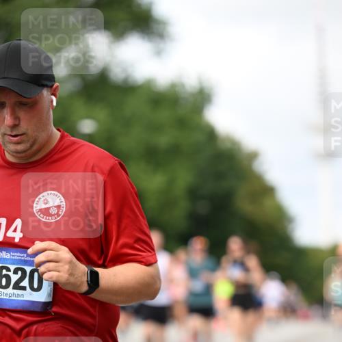 29.06.2025 - hella hamburg halbmarathon Dr. Thomas Lammeyer http://msf.ph/oto/8300902 29.06.2025 10:37:58 Kennedybrücke 1189, 1275, 1896, 2038, 2526, 2776, 3264, 3340, 3345, 3848, 4361, 4433, 4449, 4807, 4824, 4826, 5075, 5141, 5557, 5561, 5584, 5821, 5822, 5887, 6364, 6515, 6516, 6956, 7027, 7565, 7633, 7653, 7982, 8157, 8277, 8349, 8375, 8377, 8383, 8401, 8620, 9234, 9258, 9438, 9706, 9799, 9875, 9995, 10048, 10561, 10800, 11092, 11111, 11229, 11237, 11260 meine-sportfotos.de
