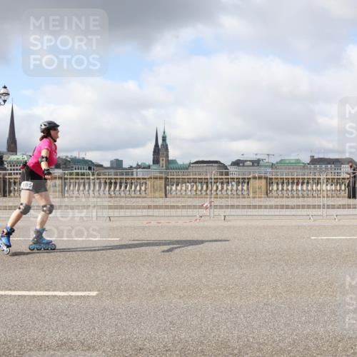 29.06.2025 - hella hamburg halbmarathon Lena Gebhardt http://msf.ph/oto/8300911 29.06.2025 09:06:39 Lombardsbrücke  meine-sportfotos.de