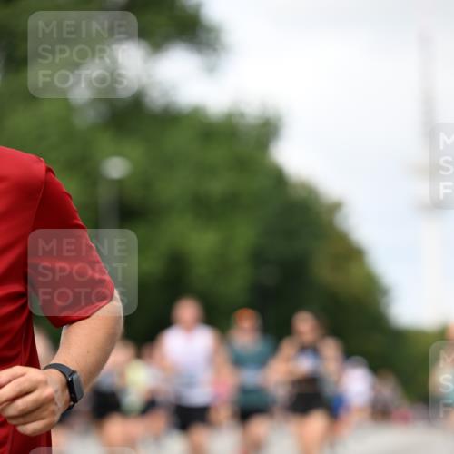 29.06.2025 - hella hamburg halbmarathon Dr. Thomas Lammeyer http://msf.ph/oto/8300921 29.06.2025 10:37:58 Kennedybrücke 1189, 1275, 1896, 2038, 2526, 2776, 3264, 3340, 3345, 3848, 4361, 4433, 4449, 4807, 4824, 4826, 5075, 5141, 5557, 5561, 5584, 5821, 5822, 5887, 6364, 6515, 6516, 6956, 7027, 7565, 7633, 7653, 7982, 8157, 8277, 8349, 8375, 8377, 8383, 8401, 8620, 9234, 9258, 9438, 9706, 9799, 9875, 9995, 10048, 10561, 10800, 11092, 11111, 11229, 11237, 11260 meine-sportfotos.de