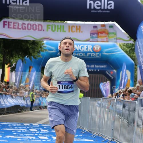 29.06.2025 - hella hamburg halbmarathon Strokosch-Dieckow http://msf.ph/oto/8300975 29.06.2025 10:16:36 Ziel 3944, 11864 meine-sportfotos.de