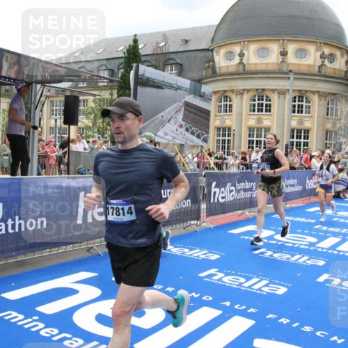 29.06.2025 - hella hamburg halbmarathon Michael Strokosch http://msf.ph/oto/8301036 29.06.2025 10:57:44 Ziel 1239, 1715, 1719, 2606, 7833, 10133, 12774, 13523, 14571, 14951, 15217, 15220, 16418, 17201, 17455, 17769, 17814, 18388, 18508, 18985 meine-sportfotos.de