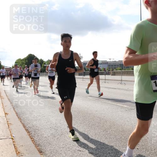 29.06.2025 - hella hamburg halbmarathon Lena Gebhardt http://msf.ph/oto/8301074 29.06.2025 09:47:02 Lombardsbrücke 1314, 17877, 144, 13771, 1053, 1396, 1407, 1411, 1577, 1959, 2243, 2563, 2836, 3005, 3790, 3935, 4740, 4944, 5048, 5152, 5193, 5660, 6032, 6305, 6473, 6683, 6915, 7080, 7466, 7622, 7628, 7831, 7867, 8312, 8323, 9376, 9508, 9519, 10477, 10771, 10927, 11055, 11304, 11370, 11661, 11898, 12204, 12447, 12899, 13148, 13199, 13493, 13494, 13729, 13771, 13972, 13991, 14069, 14310, 14385, 15902, 16811, 16957 meine-sportfotos.de