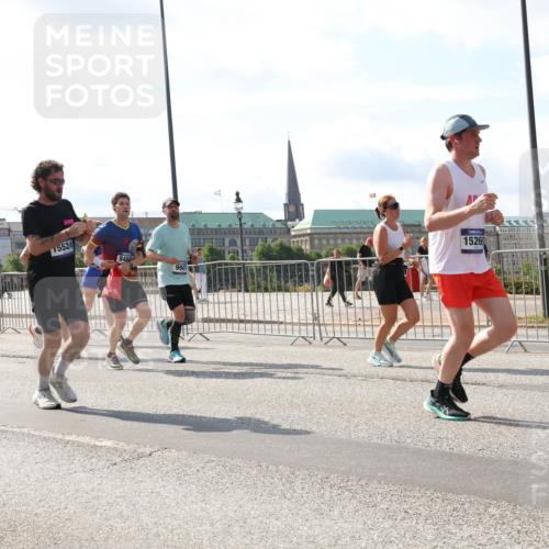 29.06.2025 - hella hamburg halbmarathon Lena Gebhardt http://msf.ph/oto/8301076 29.06.2025 09:59:37 Lombardsbrücke 15524, 9488, 990, 15269, 1319, 1334, 1366, 1506, 1595, 1642, 1834, 1955, 2282, 2391, 2432, 2630, 3112, 3279, 3668, 3715, 3836, 4426, 4467, 4837, 4839, 5015, 5134, 5277, 5299, 5420, 5457, 5458, 5465, 5492, 5866, 6202, 6390, 6414, 6415, 6416, 7033, 7037, 7129, 7130, 7395, 7833, 7864, 8330, 8509, 8520, 8542, 8652, 8846, 8929, 9142, 9488, 9903, 9907, 9922, 9984, 10020, 10031, 10266, 11039, 11568, 11844 meine-sportfotos.de
