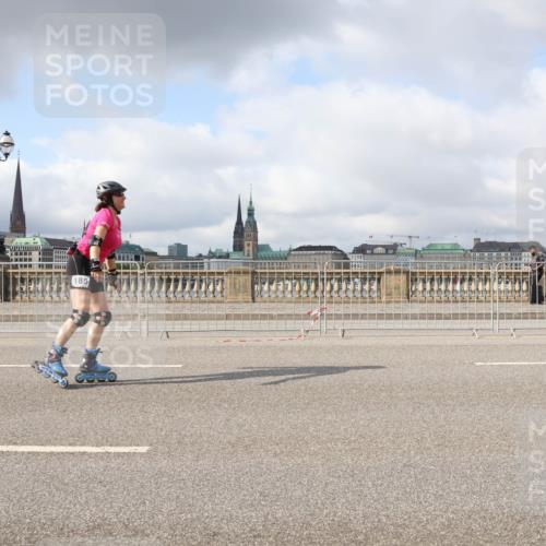 29.06.2025 - hella hamburg halbmarathon Lena Gebhardt http://msf.ph/oto/8301078 29.06.2025 09:06:39 Lombardsbrücke  meine-sportfotos.de