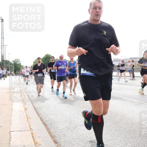 29.06.2025 - hella hamburg halbmarathon Lena Gebhardt http://msf.ph/oto/8301216 29.06.2025 10:37:07 Lombardsbrücke 8758, 5224, 1339, 7202, 1022, 1118, 1253, 1276, 1337, 1339, 1488, 1490, 1597, 1819, 1948, 1952, 1954, 2016, 2031, 2072, 2104, 2272, 2480, 2486, 2552, 2588, 3127, 3165, 3714, 3873, 3895, 4084, 4097, 4347, 4618, 4733, 4762, 4996, 5146, 5224, 5538, 5560, 5640, 5786, 5789, 5940, 6156, 6172, 6359, 6584, 6804, 7085, 7202, 7235, 7707, 7773, 7823, 8007, 8257, 8258, 8315, 8499, 8758, 8811, 8843, 8936, 8937, 9054, 9055, 9295, 9500, 9694, 13265, 15077 meine-sportfotos.de
