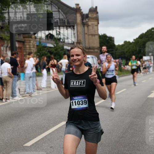 29.06.2025 - hella hamburg halbmarathon Yannick Fuchs http://msf.ph/oto/8301282 29.06.2025 10:49:53 20KM 1130, 1180, 1193, 2982, 3042, 3048, 3058, 3668, 4951, 5287, 5465, 5672, 6569, 6591, 6759, 6924, 7742, 8255, 8311, 8330, 8639, 8863, 9361, 9562, 11039, 11143, 11309, 11554, 11638, 12196, 12515, 13474, 14363, 14461, 15184, 15818, 16375, 16401, 16434, 16625, 16786, 17468, 17615, 17640, 17642, 18125, 18212, 18325, 18340, 18495, 18634, 18741, 18746, 18835, 19120, 19152 meine-sportfotos.de