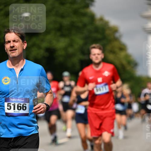 29.06.2025 - hella hamburg halbmarathon Dr. Thomas Lammeyer http://msf.ph/oto/8301336 29.06.2025 10:16:23 Kennedybrücke 1249, 1610, 1785, 1850, 1851, 2963, 2964, 3182, 3248, 3262, 3363, 4453, 5150, 5166, 5176, 6822, 6871, 7014, 7907, 8206, 8207, 8917, 8971, 9428, 10067, 10402, 10685, 11025 meine-sportfotos.de