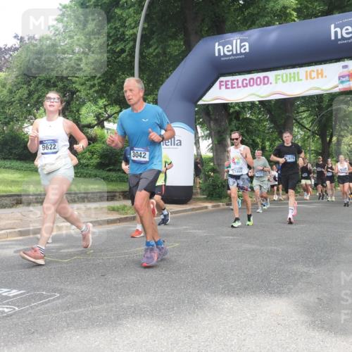 29.06.2025 - hella hamburg halbmarathon KatJ http://msf.ph/oto/8301358 29.06.2025 10:43:21 Zwischen KM18-KM19 3042, 5418, 6591, 6720, 8255, 8393 meine-sportfotos.de