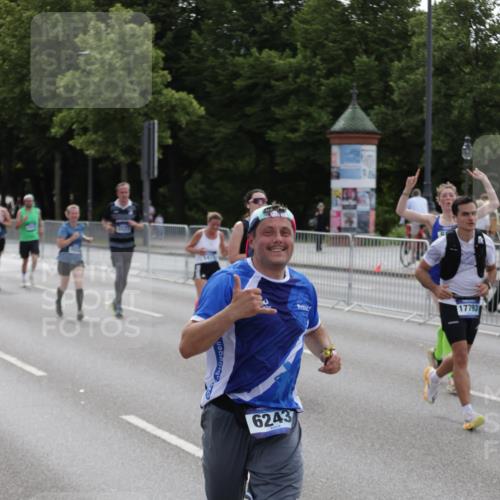 29.06.2025 - hella hamburg halbmarathon Jannik Wohlers http://msf.ph/oto/8301400 29.06.2025 10:37:17 Lombardsbrücke 1475, 2199, 2640, 2853, 3230, 3246, 3633, 5139, 5186, 5522, 5875, 6243, 6821, 6955, 7124, 7321, 7350, 9247, 9288, 9895, 10159, 10476, 10506, 10919, 11087, 11183, 11801, 11882, 11888, 12123, 12242, 12254, 12472, 12824, 13650, 14657, 16032, 16582, 16680, 16706, 17355, 17793, 17798, 18317, 18319, 18903 meine-sportfotos.de