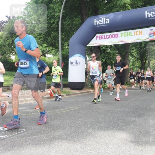 29.06.2025 - hella hamburg halbmarathon KatJ http://msf.ph/oto/8301429 29.06.2025 10:43:21 Zwischen KM18-KM19 3042, 5418, 6591, 6720, 8255, 8393 meine-sportfotos.de