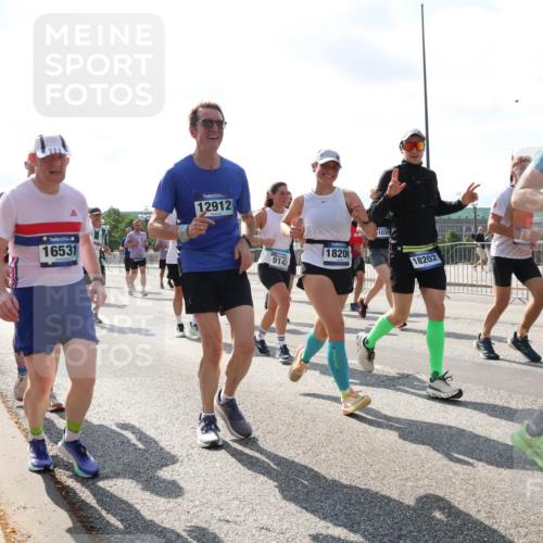 29.06.2025 - hella hamburg halbmarathon Lena Gebhardt http://msf.ph/oto/8301449 29.06.2025 09:59:39 Lombardsbrücke 16531, 12912, 9142, 18200, 1039, 18202, 13841, 1319, 1334, 1366, 1506, 1595, 1642, 1834, 1955, 2282, 2348, 2364, 2391, 2432, 2630, 2676, 3112, 3279, 3668, 3836, 4426, 4467, 4837, 4839, 5015, 5134, 5277, 5299, 5420, 5457, 5458, 5465, 5492, 5866, 6174, 6201, 6202, 6390, 6414, 6415, 6416, 6587, 7037, 7129, 7130, 7395, 7833, 8330, 8509, 8520, 8542, 8652, 8846, 8929, 9142, 9488, 9903, 9907, 9922, 9984, 10020, 10031, 10266, 11039, 11568, 11844 meine-sportfotos.de