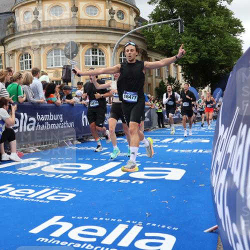 29.06.2025 - hella hamburg halbmarathon Strokosch-Dieckow http://msf.ph/oto/8301452 29.06.2025 10:53:56 Ziel 1151, 1706, 1815, 1870, 2432, 3096, 6356, 6374, 6481, 7395, 7918, 7973, 8394, 9032, 10891, 11499, 11789, 12379, 12413, 13032, 13869, 14026, 14175, 16477, 16538, 17348, 18308, 18418, 18831, 18879, 18915, 19177 meine-sportfotos.de