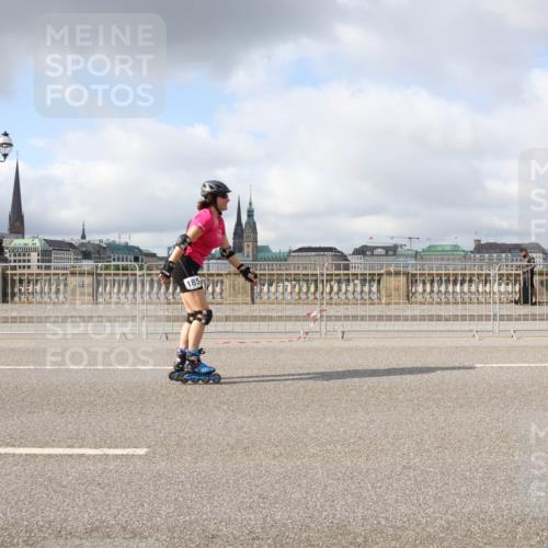 29.06.2025 - hella hamburg halbmarathon Lena Gebhardt http://msf.ph/oto/8301485 29.06.2025 09:06:39 Lombardsbrücke  meine-sportfotos.de