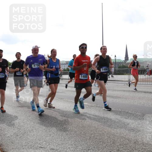 29.06.2025 - hella hamburg halbmarathon Lena Gebhardt http://msf.ph/oto/8301524 29.06.2025 10:37:08 Lombardsbrücke 5224, 1339, 8758, 1488, 1490, 1022, 1118, 1253, 1276, 1337, 1339, 1488, 1490, 1597, 1819, 1948, 1952, 1954, 2016, 2031, 2072, 2104, 2272, 2480, 2486, 2552, 2588, 3127, 3165, 3714, 3873, 3895, 4084, 4097, 4347, 4618, 4733, 4762, 4996, 5146, 5224, 5538, 5560, 5640, 5786, 5789, 5790, 5940, 6156, 6172, 6359, 6584, 6804, 7085, 7202, 7235, 7544, 7707, 7773, 7823, 8007, 8257, 8258, 8315, 8499, 8758, 8811, 8843, 8936, 8937, 9054, 9055, 9295, 9500, 9524, 9694 meine-sportfotos.de