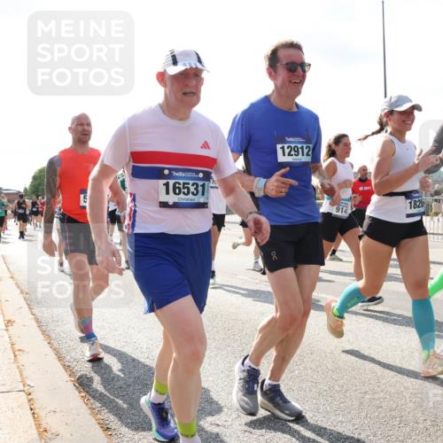 29.06.2025 - hella hamburg halbmarathon Lena Gebhardt http://msf.ph/oto/8301545 29.06.2025 09:59:39 Lombardsbrücke 16531, 17, 12912, 914, 1820, 1319, 1334, 1366, 1506, 1595, 1642, 1834, 1955, 2282, 2348, 2364, 2391, 2432, 2630, 2676, 3112, 3279, 3668, 3836, 4426, 4467, 4837, 4839, 5015, 5134, 5277, 5299, 5420, 5457, 5458, 5465, 5492, 5866, 6174, 6201, 6202, 6390, 6414, 6415, 6416, 6587, 7037, 7129, 7130, 7395, 7833, 8330, 8509, 8520, 8542, 8652, 8846, 8929, 9142, 9488, 9903, 9907, 9922, 9984, 10020, 10031, 10266, 11039, 11568, 11844 meine-sportfotos.de