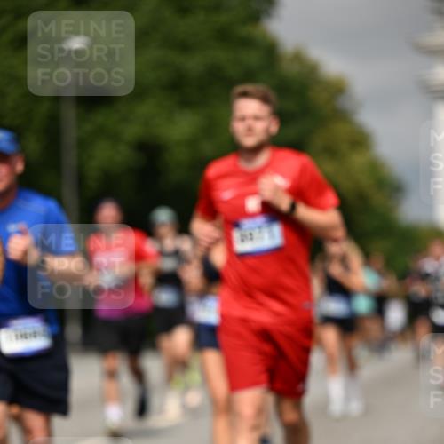 29.06.2025 - hella hamburg halbmarathon Dr. Thomas Lammeyer http://msf.ph/oto/8301551 29.06.2025 10:16:24 Kennedybrücke 1249, 1610, 1785, 1850, 1851, 2963, 2964, 3182, 3248, 3262, 3363, 4453, 5150, 5166, 5176, 6822, 6871, 7014, 7907, 8206, 8207, 8917, 8971, 9428, 10067, 10402, 10685, 11025 meine-sportfotos.de