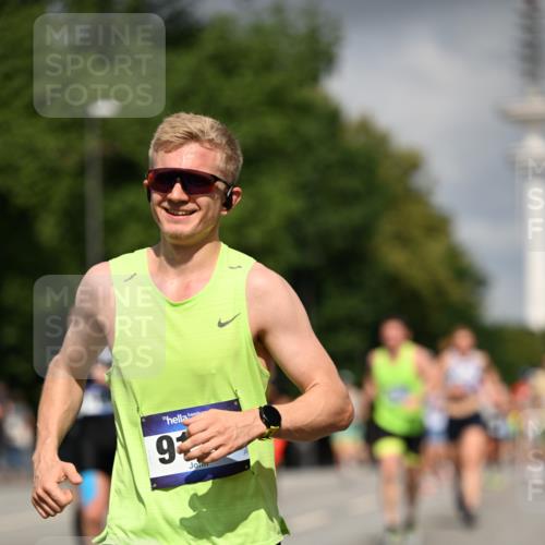 29.06.2025 - hella hamburg halbmarathon Dr. Thomas Lammeyer http://msf.ph/oto/8301559 29.06.2025 09:54:02 Kennedybrücke 1209, 1358, 1675, 1688, 1697, 1882, 2568, 2675, 2826, 3332, 3626, 4205, 4229, 4380, 4398, 4823, 5409, 5472, 5508, 5745, 6458, 6529, 6649, 6686, 6687, 7026, 8450, 8958, 9017, 9116, 9302, 9365, 10218, 10783, 10922, 11281, 11284, 11305, 11379 meine-sportfotos.de