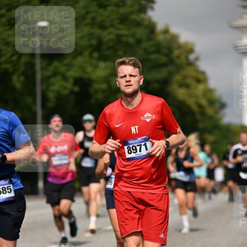 29.06.2025 - hella hamburg halbmarathon Dr. Thomas Lammeyer http://msf.ph/oto/8301574 29.06.2025 10:16:24 Kennedybrücke 1249, 1610, 1785, 1850, 1851, 2963, 2964, 3182, 3248, 3262, 3363, 4453, 5150, 5166, 5176, 6822, 6871, 7014, 7907, 8206, 8207, 8917, 8971, 9428, 10067, 10402, 10685, 11025 meine-sportfotos.de