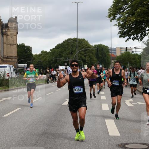 29.06.2025 - hella hamburg halbmarathon Yannick Fuchs http://msf.ph/oto/8301579 29.06.2025 10:49:56 20KM 1130, 1180, 2378, 2982, 3042, 3048, 4951, 5287, 5465, 5672, 5721, 6759, 7646, 7742, 8255, 8311, 8330, 8639, 8863, 9361, 9562, 9622, 11039, 11143, 11309, 11554, 11638, 12196, 12515, 12858, 13474, 14363, 14461, 15134, 15184, 16043, 16375, 16401, 16434, 16625, 16786, 17468, 17615, 18125, 18212, 18325, 18340, 18495, 18531, 18634, 18741, 18746, 18835, 18966, 19120, 19152 meine-sportfotos.de