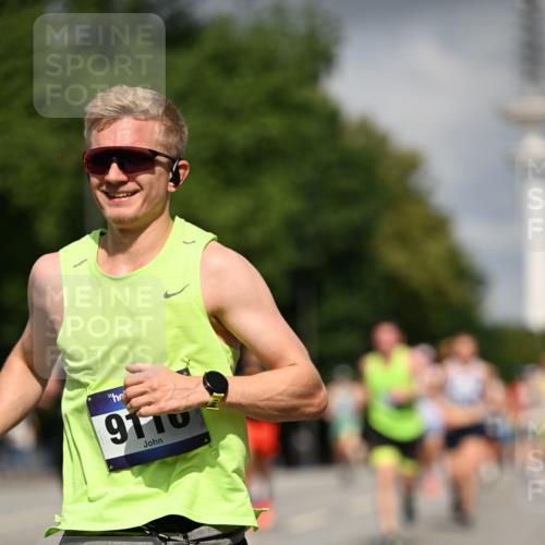 29.06.2025 - hella hamburg halbmarathon Dr. Thomas Lammeyer http://msf.ph/oto/8301580 29.06.2025 09:54:02 Kennedybrücke 1209, 1358, 1675, 1688, 1697, 1882, 2568, 2675, 2826, 3332, 3626, 4205, 4229, 4380, 4398, 4823, 5409, 5472, 5508, 5745, 6458, 6529, 6649, 6686, 6687, 7026, 8450, 8958, 9017, 9116, 9302, 9365, 10218, 10783, 10922, 11281, 11284, 11305, 11379 meine-sportfotos.de