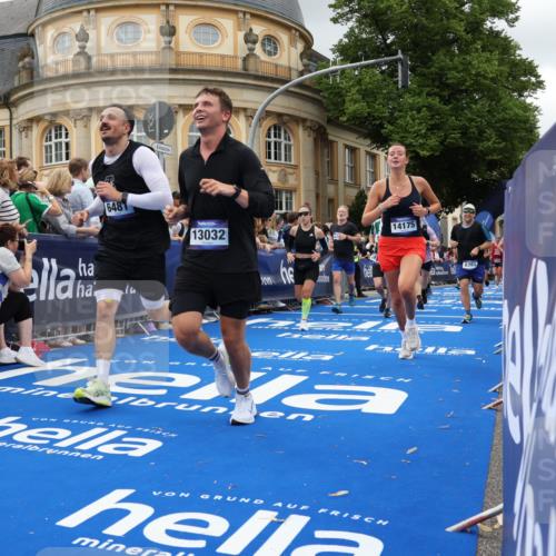 29.06.2025 - hella hamburg halbmarathon Strokosch-Dieckow http://msf.ph/oto/8301609 29.06.2025 10:53:59 Ziel 1151, 1410, 1815, 2432, 3096, 3208, 3209, 6356, 6374, 6481, 6581, 7395, 7918, 7973, 8394, 9032, 11499, 11789, 12379, 13032, 13869, 14175, 16477, 16871, 17348, 18308, 18831, 18879 meine-sportfotos.de