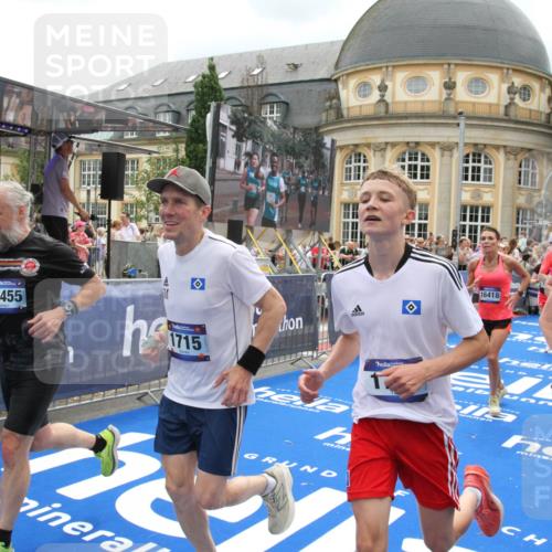 29.06.2025 - hella hamburg halbmarathon Michael Strokosch http://msf.ph/oto/8301612 29.06.2025 10:57:49 Ziel 1715, 1719, 1972, 2034, 5391, 7269, 7833, 10133, 10599, 10703, 12440, 12523, 12774, 13523, 14737, 16418, 16517, 17201, 17455, 18508, 18727, 18985 meine-sportfotos.de