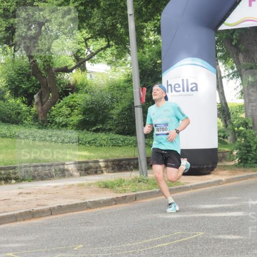 29.06.2025 - hella hamburg halbmarathon KatJ http://msf.ph/oto/8301639 29.06.2025 10:14:06 Zwischen KM18-KM19 7963 meine-sportfotos.de