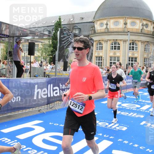29.06.2025 - hella hamburg halbmarathon Michael Strokosch http://msf.ph/oto/8301667 29.06.2025 10:57:50 Ziel 1715, 1719, 1972, 2034, 2806, 5391, 7269, 7833, 10133, 10599, 10703, 12440, 12523, 14737, 16418, 16517, 17201, 17455, 18492, 18508, 18727, 18985 meine-sportfotos.de