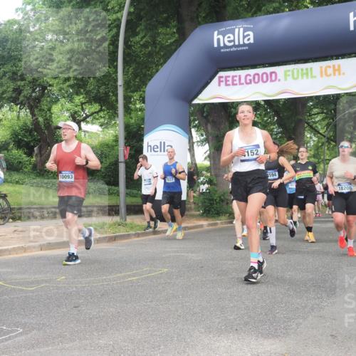 29.06.2025 - hella hamburg halbmarathon KatJ http://msf.ph/oto/8301805 29.06.2025 10:43:25 Zwischen KM18-KM19 1972, 2083, 2741, 2982, 2996, 3042, 4152, 4594, 4813, 5418, 7037, 8255 meine-sportfotos.de