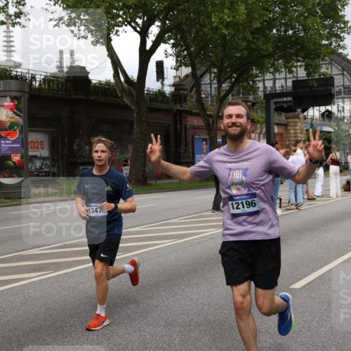 29.06.2025 - hella hamburg halbmarathon Yannick Fuchs http://msf.ph/oto/8301809 29.06.2025 10:49:57 20KM 1130, 1180, 1877, 2378, 2982, 3042, 3048, 4951, 5287, 5465, 5672, 5721, 6759, 7646, 7742, 8255, 8311, 8330, 8639, 8863, 9361, 9562, 9622, 11039, 11143, 11309, 11554, 11638, 12196, 12515, 12858, 13474, 14363, 14461, 15134, 15184, 16043, 16375, 16401, 16434, 16625, 16786, 17468, 17615, 18117, 18125, 18212, 18325, 18340, 18495, 18531, 18634, 18741, 18746, 18835, 18966, 19120, 19152 meine-sportfotos.de