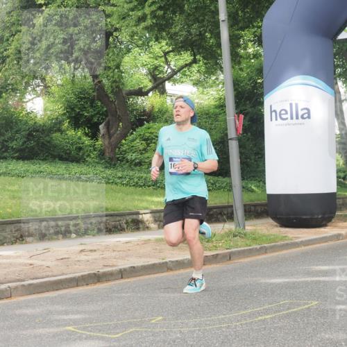 29.06.2025 - hella hamburg halbmarathon KatJ http://msf.ph/oto/8301844 29.06.2025 10:14:06 Zwischen KM18-KM19 7963 meine-sportfotos.de