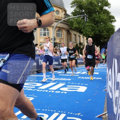 29.06.2025 - hella hamburg halbmarathon Strokosch-Dieckow http://msf.ph/oto/8301866 29.06.2025 10:54:01 Ziel 1151, 1410, 1815, 2432, 3096, 3208, 3209, 5638, 6294, 6356, 6374, 6481, 6581, 7918, 7973, 8390, 8394, 9032, 11499, 11789, 12379, 13032, 13397, 13869, 14175, 16477, 16871, 17348, 18308, 18879 meine-sportfotos.de
