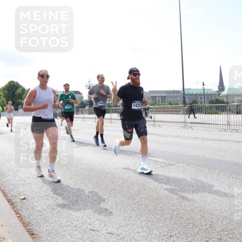 29.06.2025 - hella hamburg halbmarathon Lena Gebhardt http://msf.ph/oto/8301897 29.06.2025 10:12:11 Lombardsbrücke 1062, 1328, 1790, 1850, 1992, 2661, 3262, 3363, 3746, 4227, 4453, 4499, 5176, 5379, 5605, 6822, 6871, 6966, 7474, 7571, 9191, 9253, 9254, 9405, 9428, 9705, 10042, 10409, 10685, 11507, 11509, 11525, 11537, 11581, 11917, 12473, 13171, 13177, 13542, 13958, 14060, 14196, 14313, 14384, 14863, 14868, 15137, 16379, 16976, 17638, 17774, 18261, 18395, 18429, 18655 meine-sportfotos.de