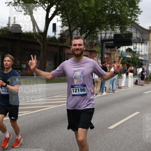 29.06.2025 - hella hamburg halbmarathon Yannick Fuchs http://msf.ph/oto/8301907 29.06.2025 10:49:57 20KM 1130, 1180, 1877, 2378, 2982, 3042, 3048, 4951, 5287, 5465, 5672, 5721, 6759, 7646, 7742, 8255, 8311, 8330, 8639, 8863, 9361, 9562, 9622, 11039, 11143, 11309, 11554, 11638, 12196, 12515, 12858, 13474, 14363, 14461, 15134, 15184, 16043, 16375, 16401, 16434, 16625, 16786, 17468, 17615, 18117, 18125, 18212, 18325, 18340, 18495, 18531, 18634, 18741, 18746, 18835, 18966, 19120, 19152 meine-sportfotos.de