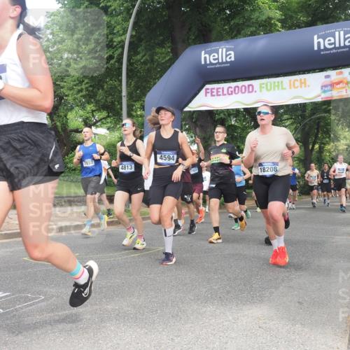 29.06.2025 - hella hamburg halbmarathon KatJ http://msf.ph/oto/8301929 29.06.2025 10:43:26 Zwischen KM18-KM19 1972, 2083, 2741, 2982, 2996, 3042, 4152, 4594, 4813, 5418, 7037, 8255 meine-sportfotos.de