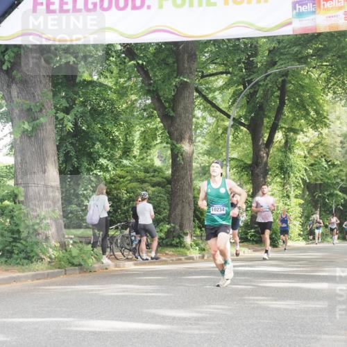 29.06.2025 - hella hamburg halbmarathon KatJ http://msf.ph/oto/8302033 29.06.2025 10:14:09 Zwischen KM18-KM19  meine-sportfotos.de