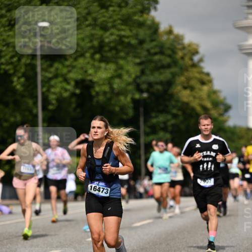 29.06.2025 - hella hamburg halbmarathon Dr. Thomas Lammeyer http://msf.ph/oto/8302098 29.06.2025 10:16:27 Kennedybrücke 1249, 1610, 1785, 1850, 1851, 2963, 2964, 3182, 3248, 3262, 3363, 4453, 5150, 5166, 5176, 6822, 6871, 7014, 7907, 8917, 8971, 9428, 9705, 10067, 10402, 10409, 10685, 11025 meine-sportfotos.de