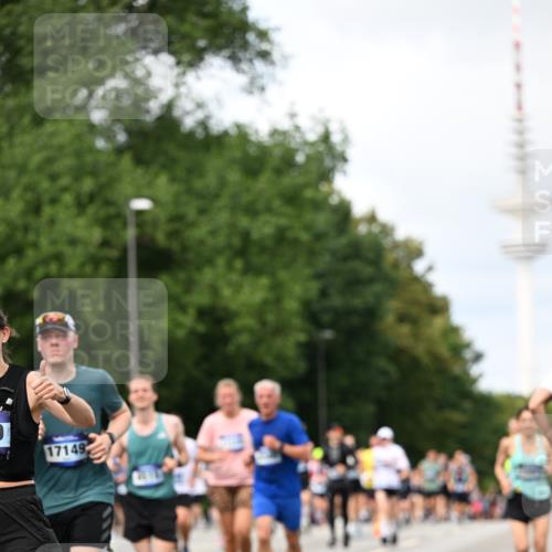 29.06.2025 - hella hamburg halbmarathon Dr. Thomas Lammeyer http://msf.ph/oto/8302121 29.06.2025 10:38:02 Kennedybrücke 1189, 1275, 1764, 1896, 2038, 2526, 2776, 2933, 3264, 3340, 3345, 3848, 4361, 4433, 4445, 4449, 4807, 4824, 4826, 5075, 5096, 5141, 5557, 5561, 5566, 5569, 5584, 5821, 5822, 5887, 6364, 6515, 6516, 6956, 7027, 7565, 7633, 7653, 7982, 8157, 8277, 8349, 8375, 8377, 8383, 8401, 8620, 9258, 9438, 9706, 9799, 9875, 9995, 10048, 10071, 10561, 10800, 11111, 11229, 11237, 11260 meine-sportfotos.de